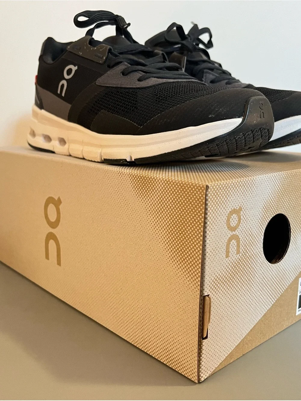 On Cloudrift Sneakers with box